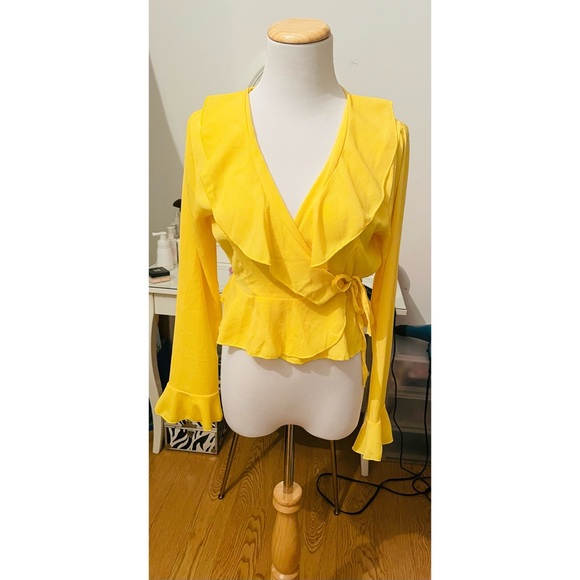 Boohoo Yellow Frilly Front Tie Blouse Top Size US 8 Medium - Picture 1 of 5